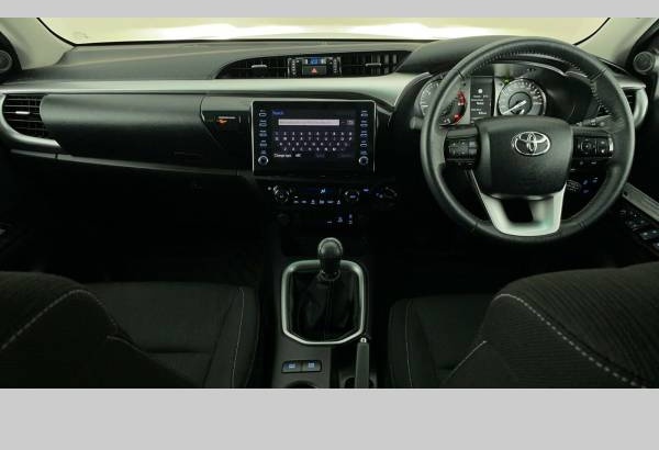 2020 Toyota Hilux SR5(4X4) Manual