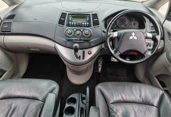 2009 Mitsubishi Grandis VR-X Automatic