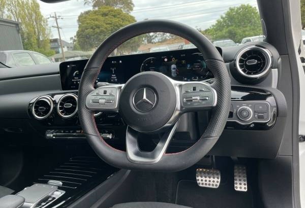 2019 Mercedes-Benz A180 - Automatic