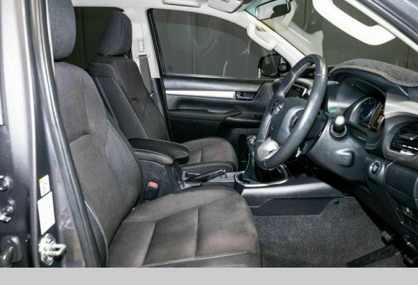 2017 Toyota Hilux SR5(4X4) Manual