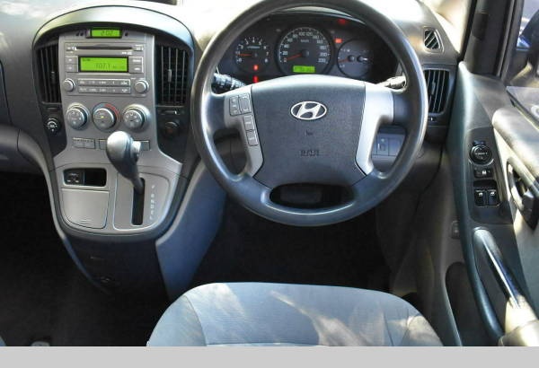 2010 Hyundai Imax - Automatic