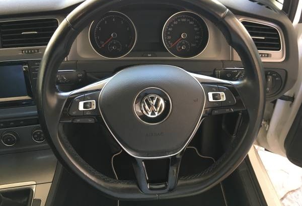 2015 Volkswagen Golf  Manual