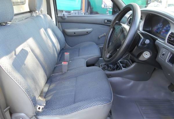 2004 Ford Courier GL Manual