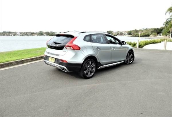 2013 Volvo V40 D4CrossCountry Automatic