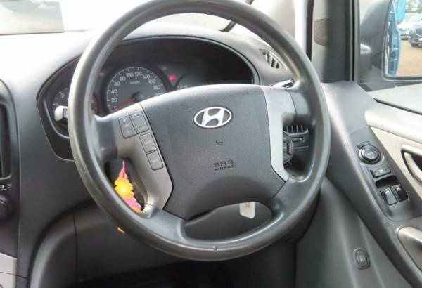 2010 Hyundai Imax - Automatic