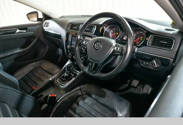 2015 Volkswagen Jetta 155TSIHighlineSport Automatic