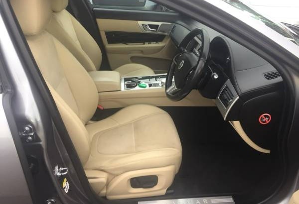 2013 Jaguar XF 2.0Luxury Automatic