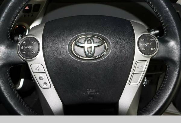 2014 Toyota PriusV I-Tech Automatic