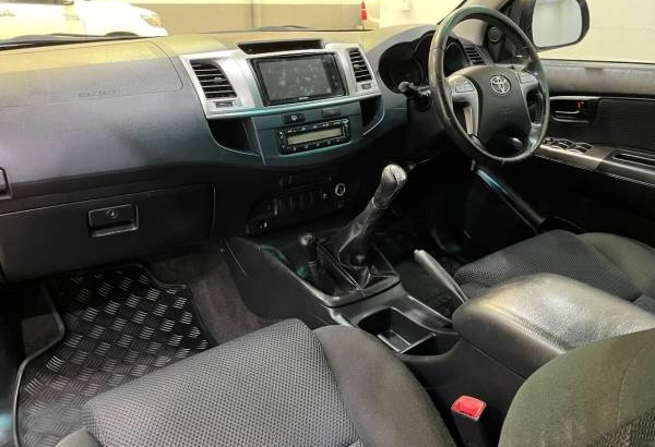 2015 Toyota Hilux SR5(4X4) Manual