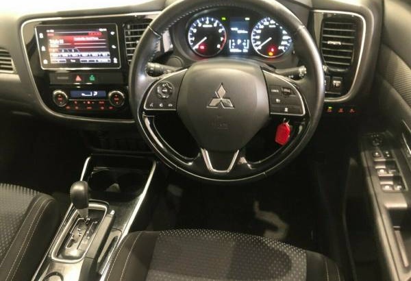 2018 Mitsubishi Outlander ESAdas5Seat(2WD) Automatic