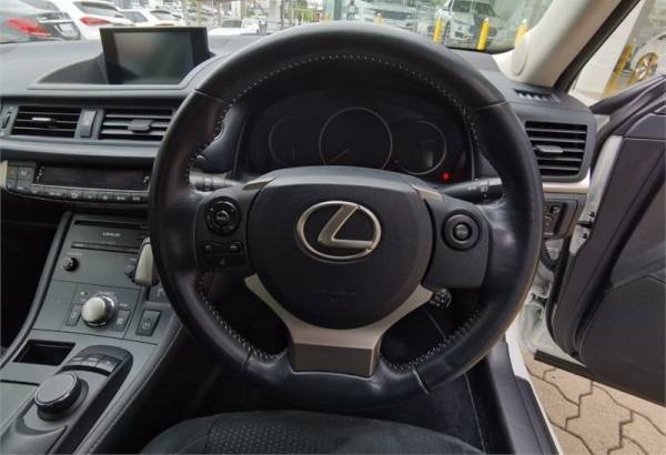 2015 Lexus CT CT200hLuxury 