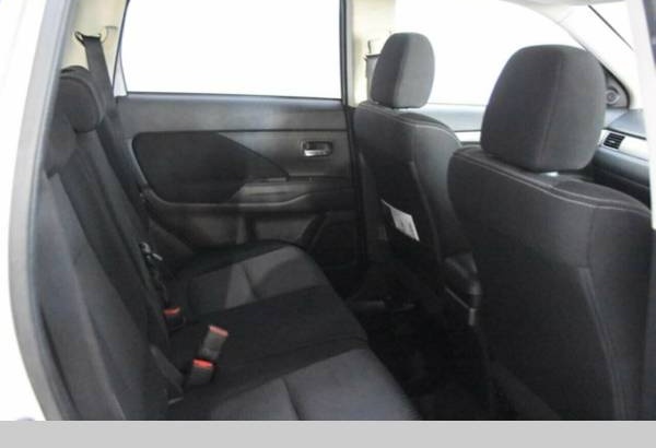 2017 Mitsubishi Outlander LSSafetyPack(4X4)5Seats Automatic