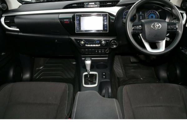 2017 Toyota Hilux SR5(4X4) Automatic