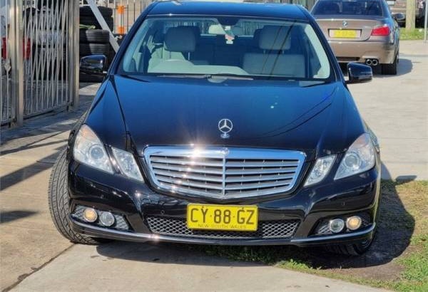 2011 Mercedes-Benz E220 CDIElegance Automatic