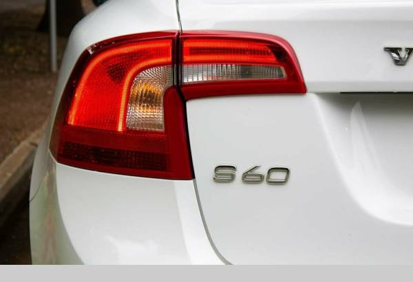 2016 Volvo S60 T5Luxury Automatic