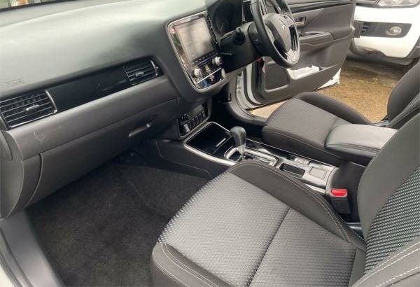 2020 Mitsubishi Outlander ESAdas5Seat(2WD) Automatic