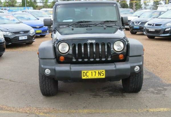 2011 Jeep Wrangler Unlimited Renegade (4X4) Manual