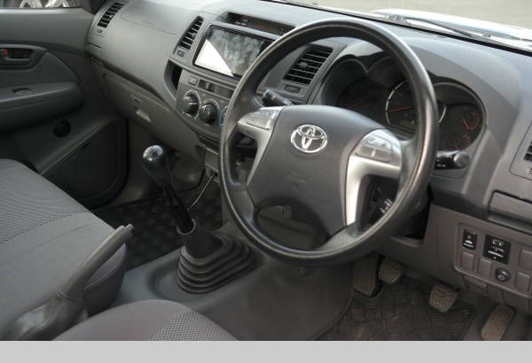 2015 Toyota Hilux SR Manual